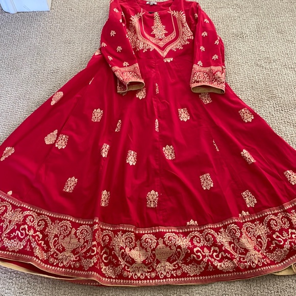 garnet Dresses & Skirts - Garnet medium size 3 piece